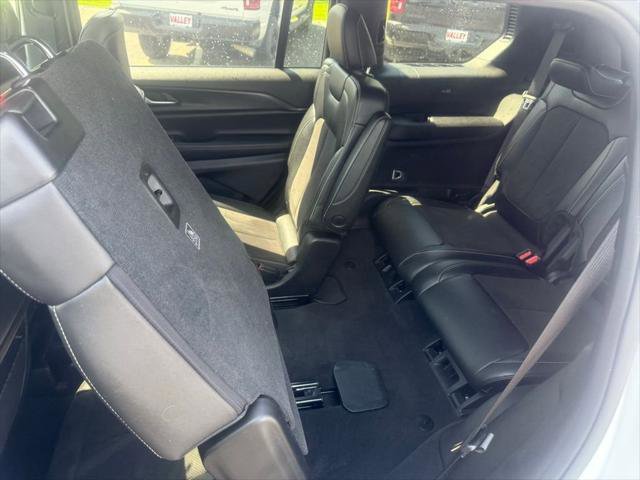 Certified 2024 Jeep Grand Cherokee L Altitude AWD/4WD image 32