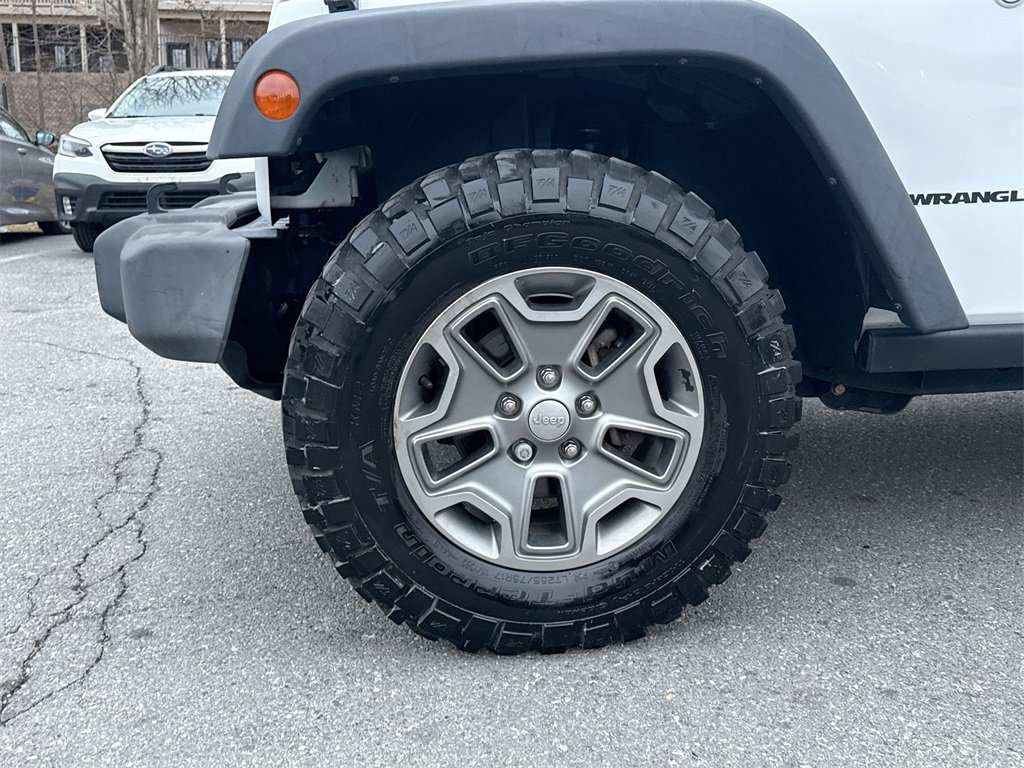 Used 2015 Jeep Wrangler Rubicon w/ Power Convenience Group image 18