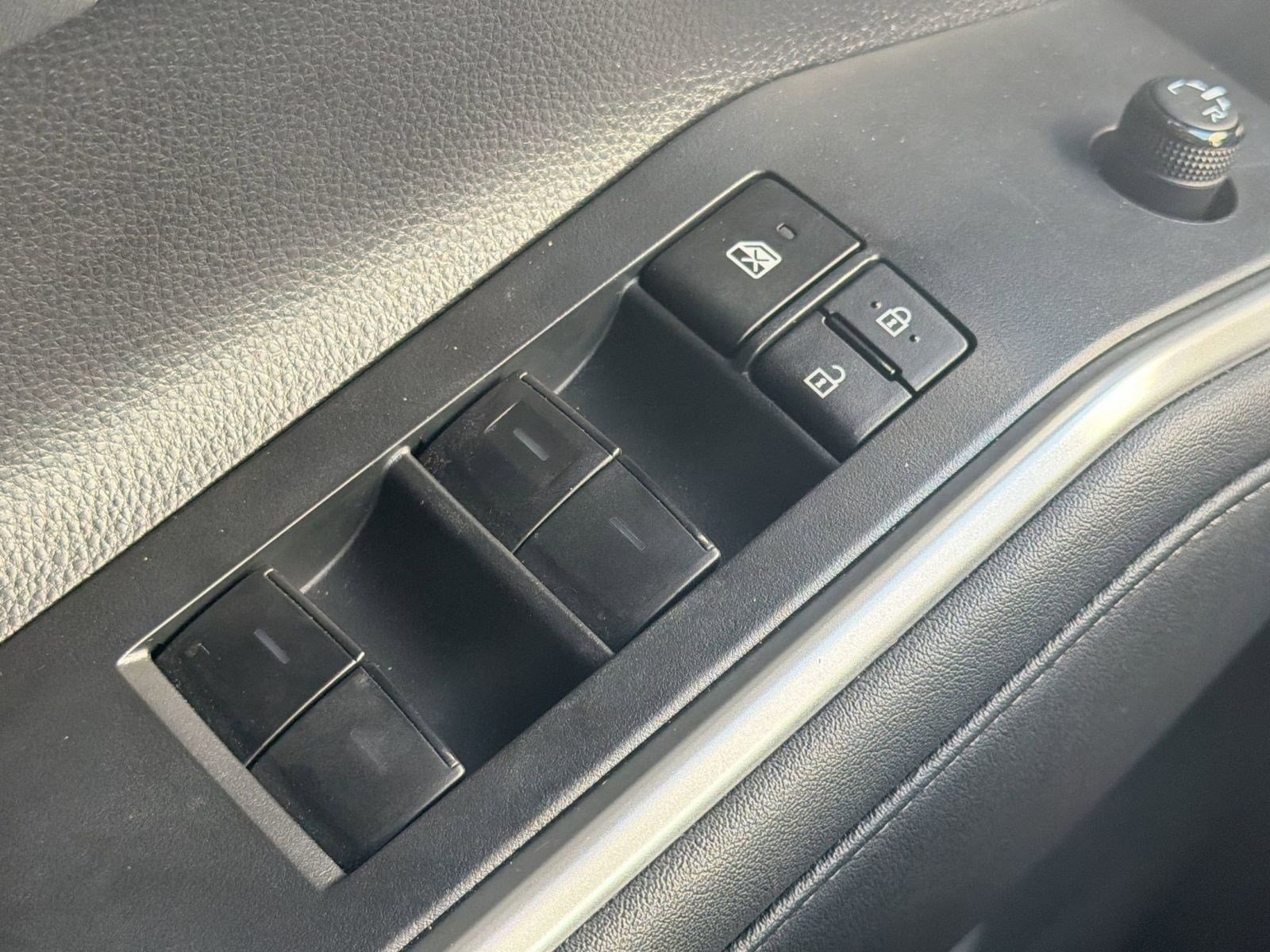 Used 2023 Toyota Highlander XLE image 23