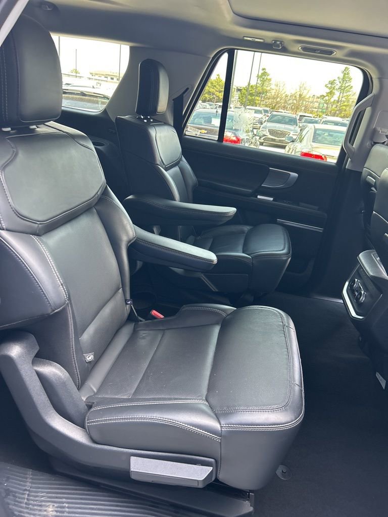 Used 2025 Ford Expedition Max Platinum image 15