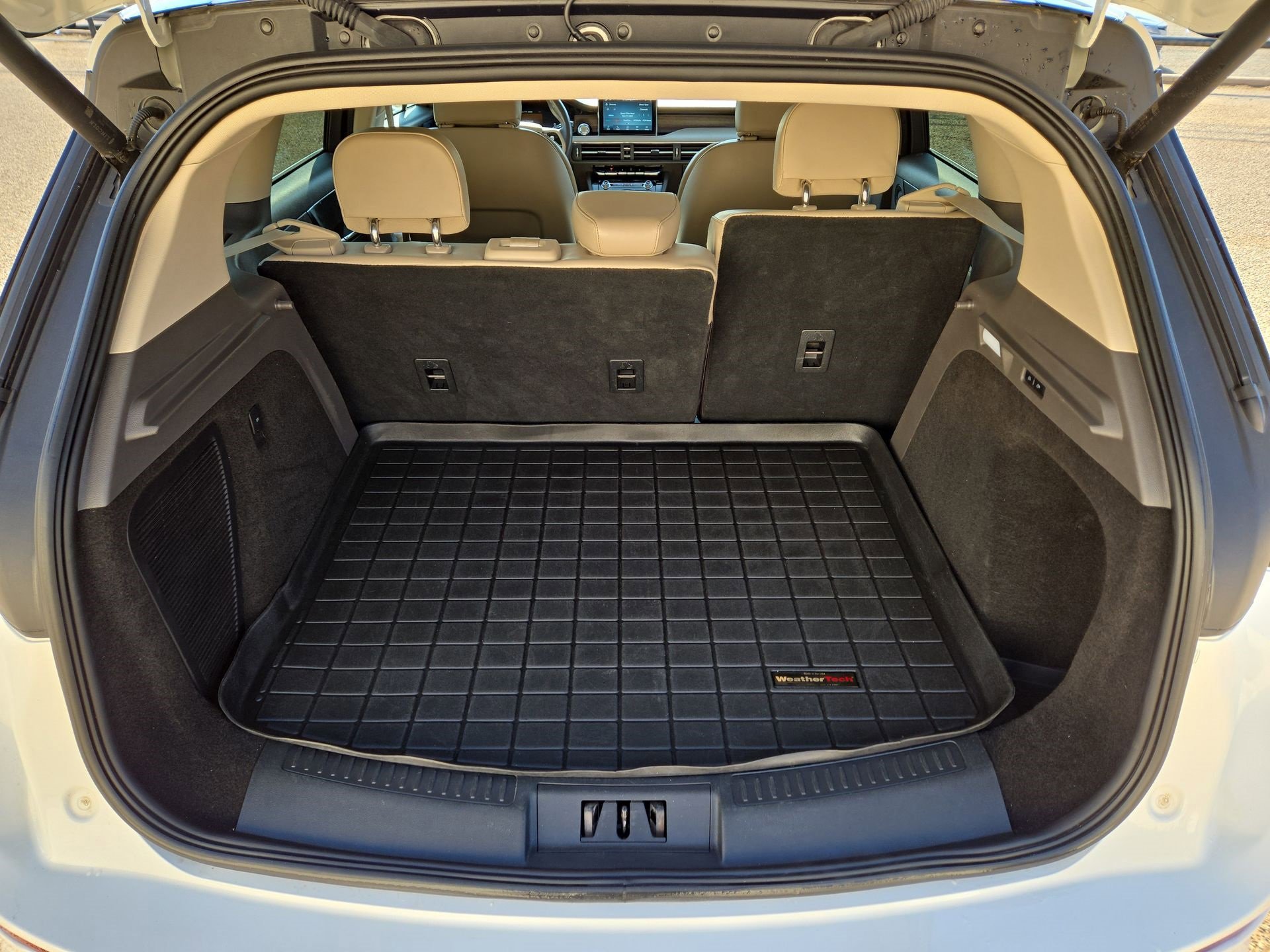 Used 2021 Lincoln Corsair Reserve w/ Equipment Group 201A image 12