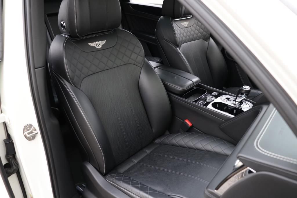 Used 2017 Bentley Bentayga image 37