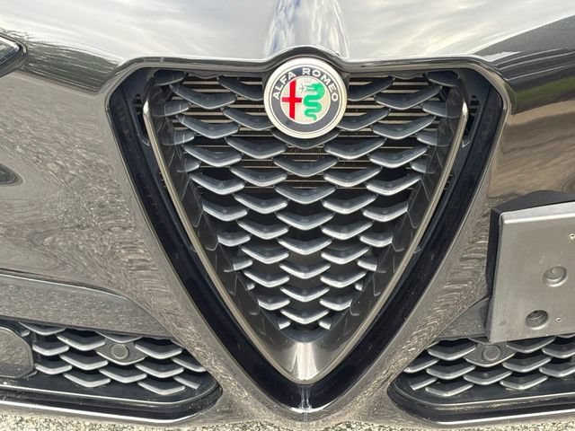 Used 2024 Alfa Romeo Stelvio Veloce AWD/4WD image 11