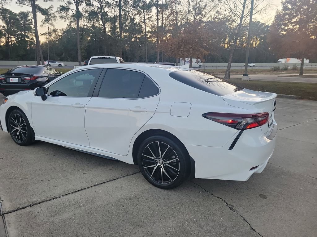 Certified 2024 Toyota Camry SE image 3