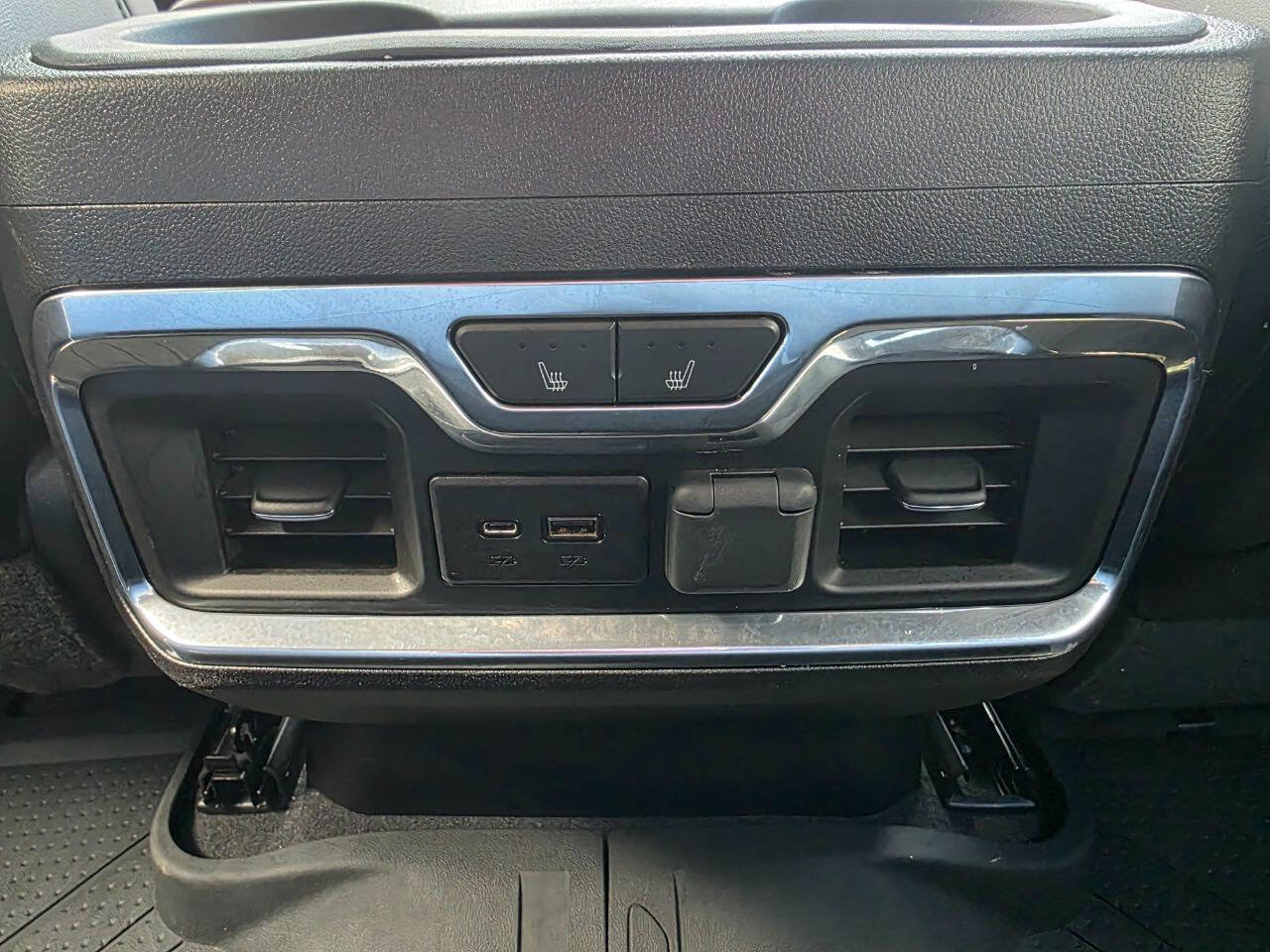 Used 2019 Chevrolet Silverado 1500 High Country w/ Technology Package image 44