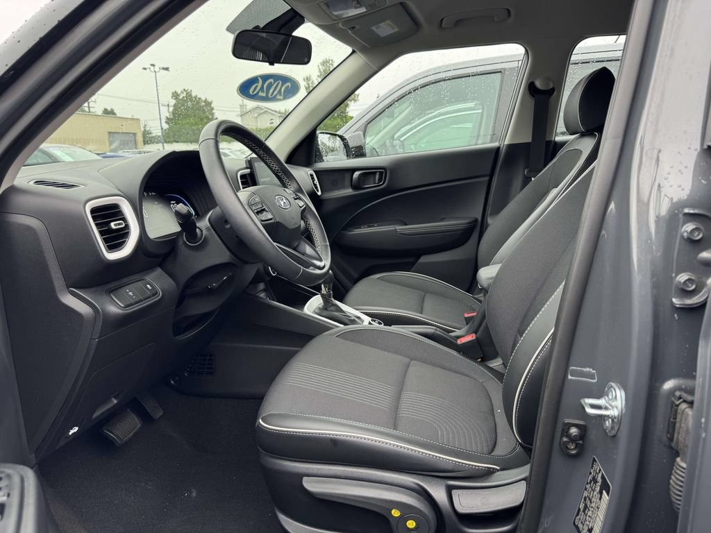 Certified 2026 Hyundai Venue SEL FWD image 16