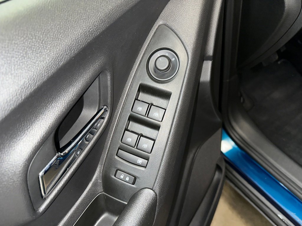 Used 2020 Chevrolet Trax LT w/ Driver Confidence Package image 8