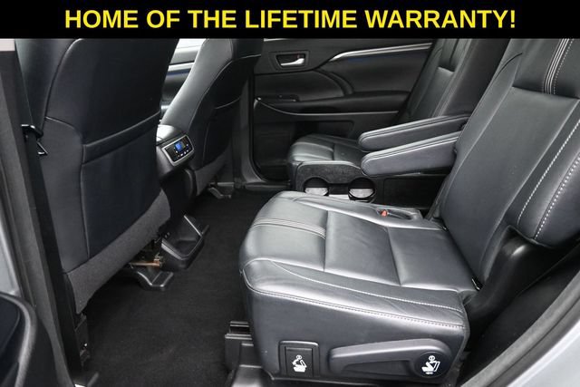 Used 2017 Toyota Highlander SE AWD/4WD image 27