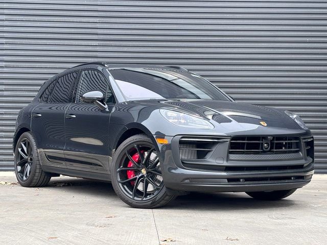 New 2026 Porsche Macan GTS AWD/4WD image 9