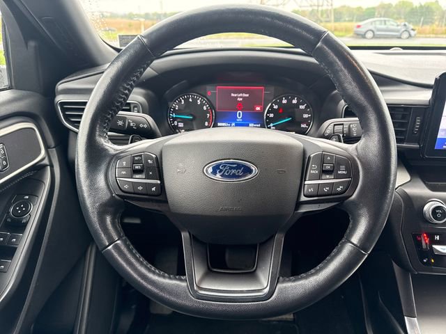 Used 2020 Ford Explorer XLT w/ Equipment Group 202A AWD/4WD image 22