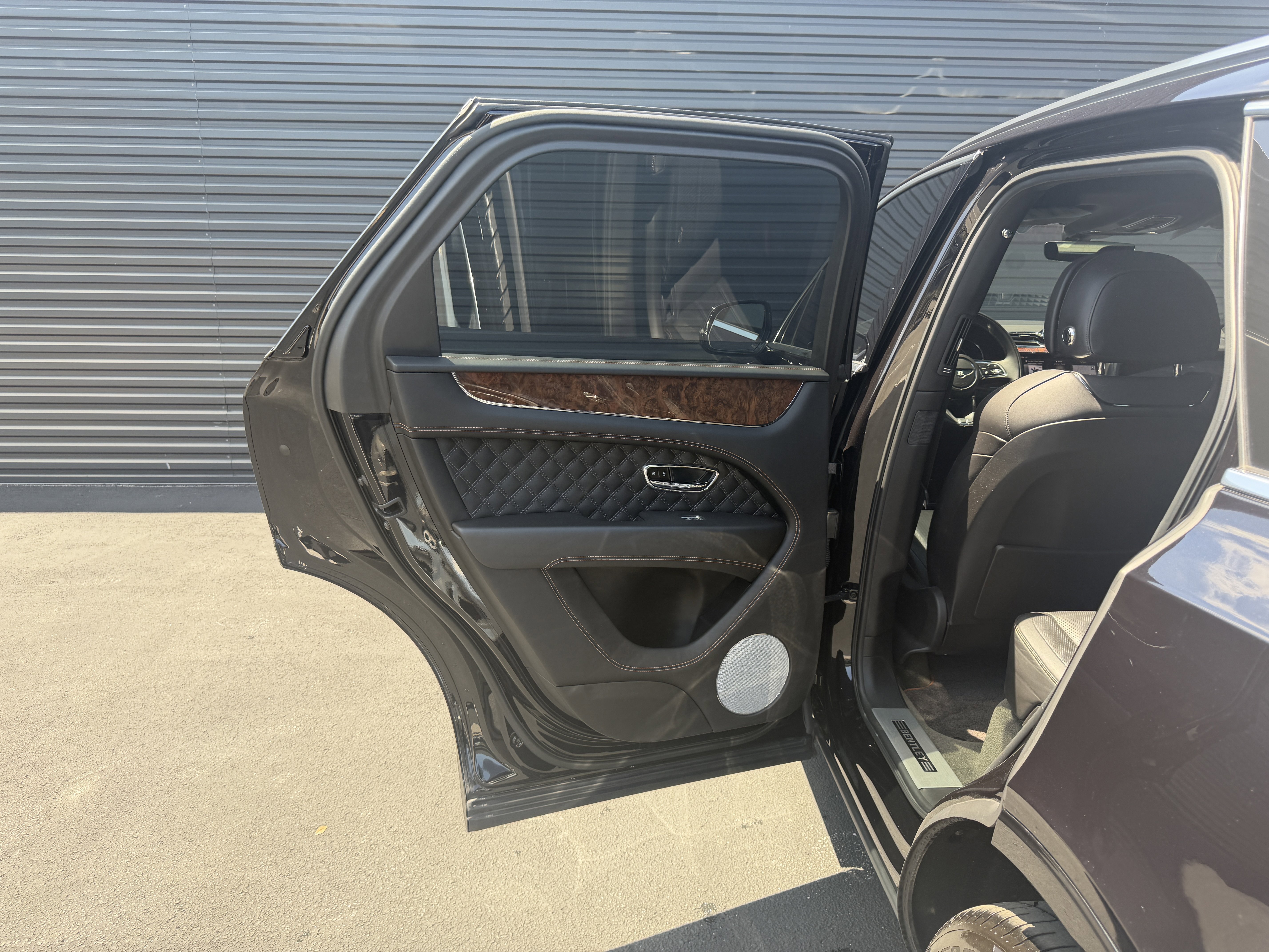 Used 2022 Bentley Bentayga image 23