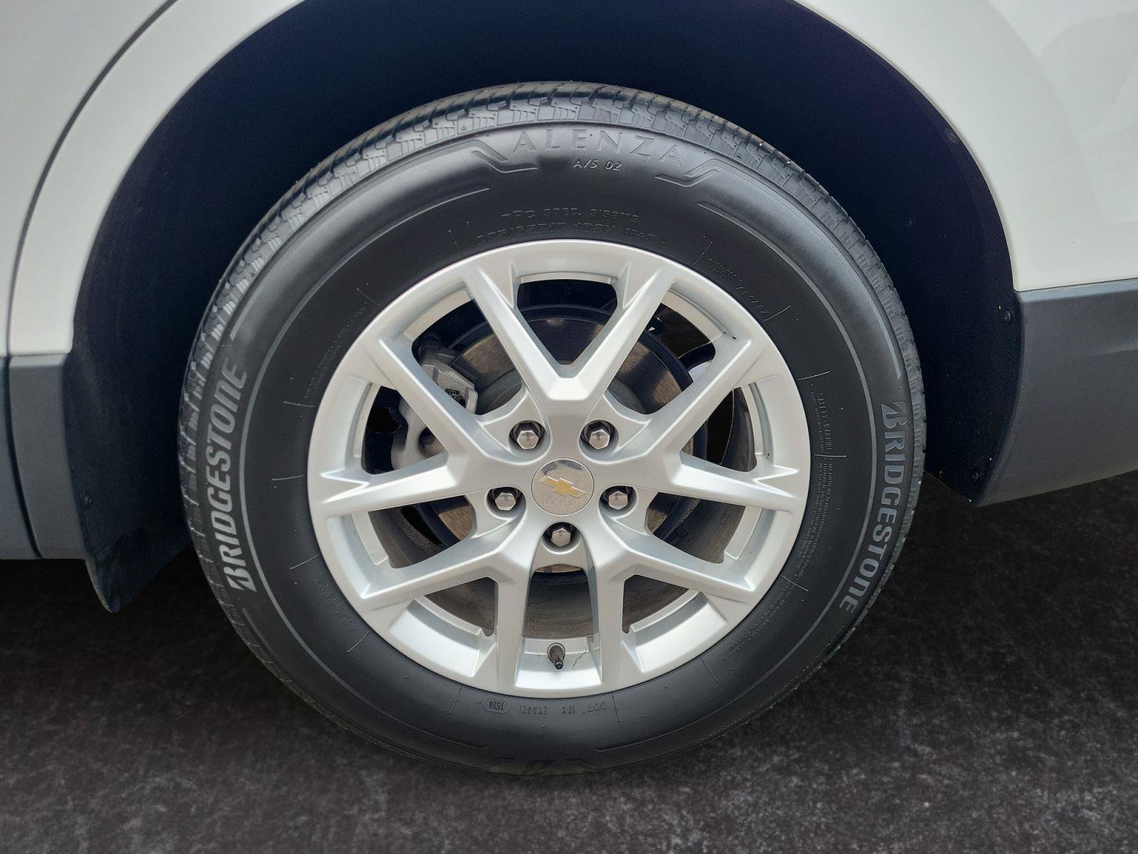 Used 2024 Chevrolet Equinox LT image 27