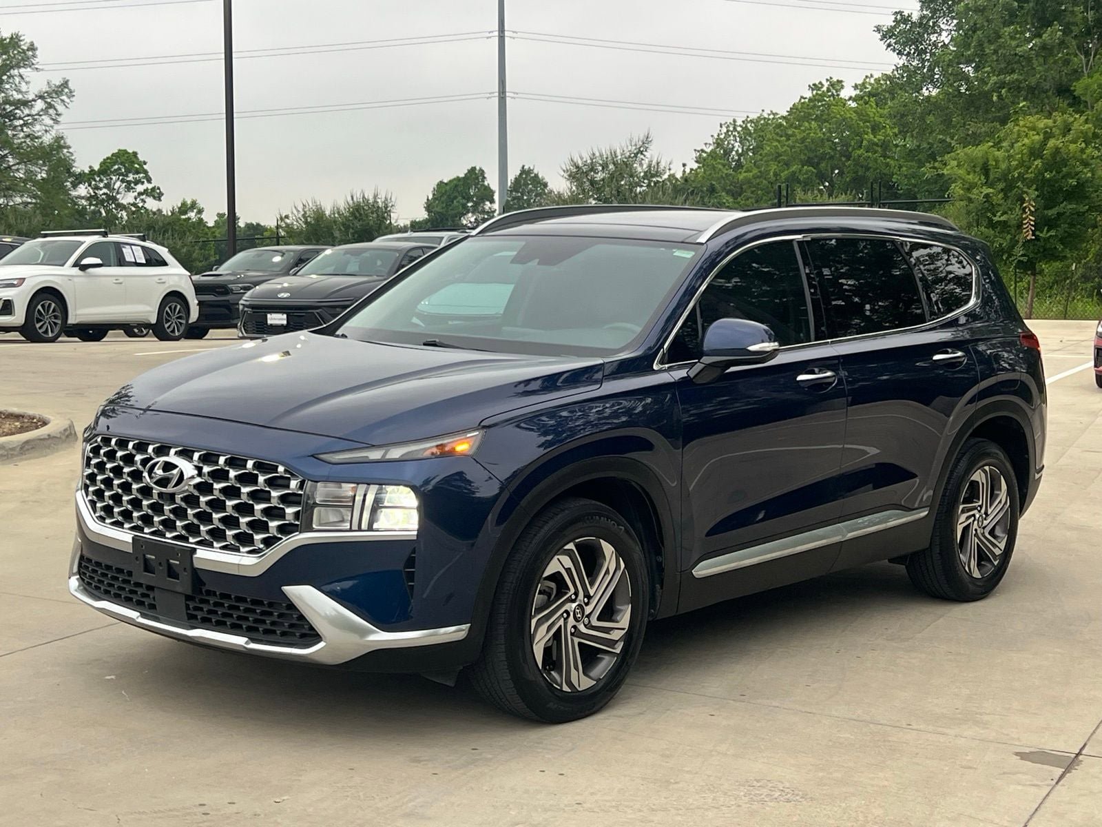 Certified 2023 Hyundai Santa Fe SEL w/ Premium Package FWD image 5