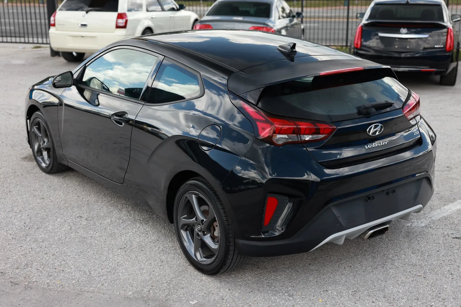 Used 2019 Hyundai Veloster 2.0 FWD image 4