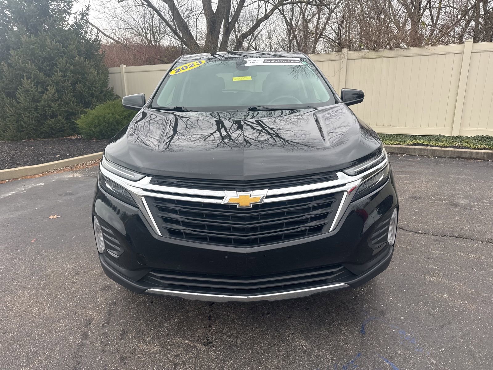 Used 2023 Chevrolet Equinox LT image 2