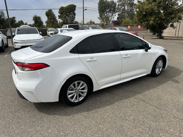 Used 2024 Toyota Corolla LE w/ LE Convenience Package FWD image 9