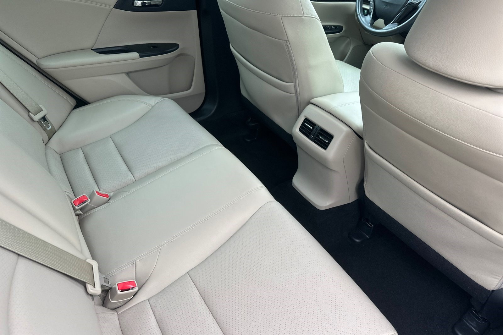 Used 2017 Honda Accord EX-L image 32