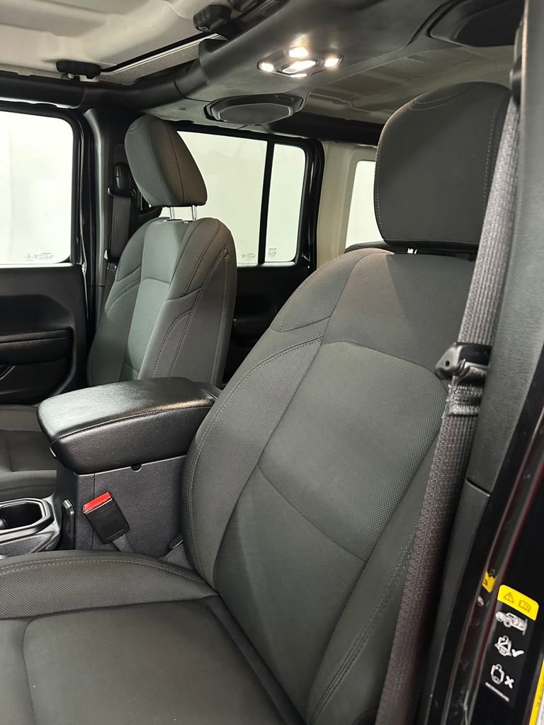 Used 2022 Jeep Wrangler Unlimited Sport image 11
