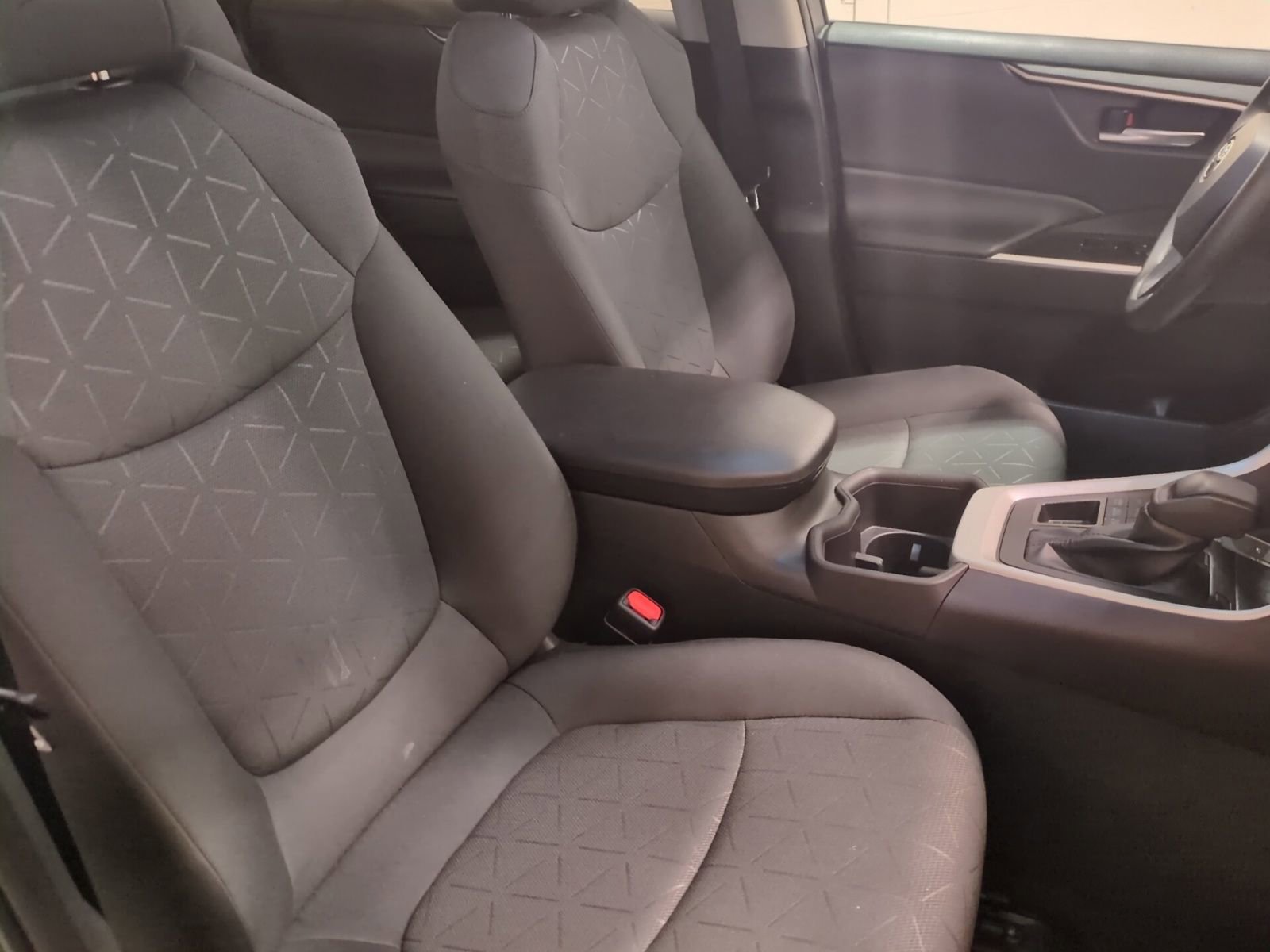 Used 2023 Toyota RAV4 XLE image 10