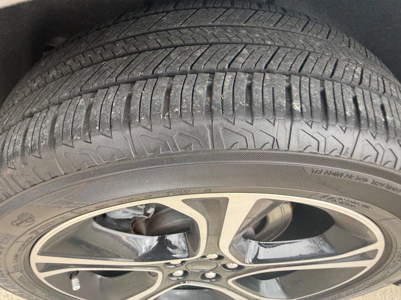 Used 2021 Ford Edge ST image 11