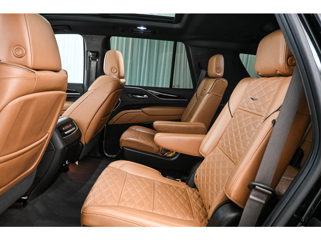 Used 2023 Cadillac Escalade Premium Luxury AWD/4WD image 20