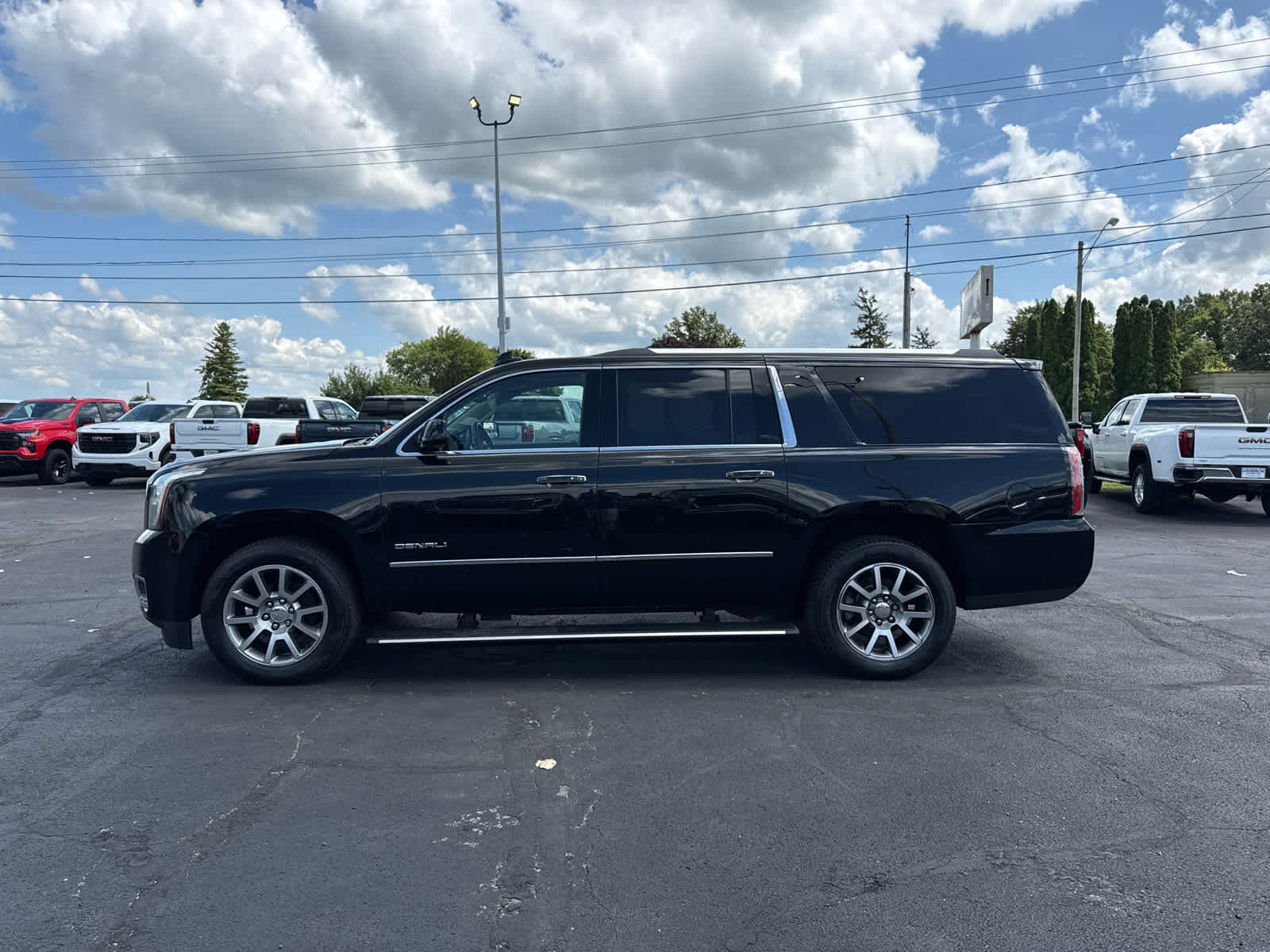 Certified 2017 GMC Yukon XL Denali w/ Open Road Package AWD/4WD image 2