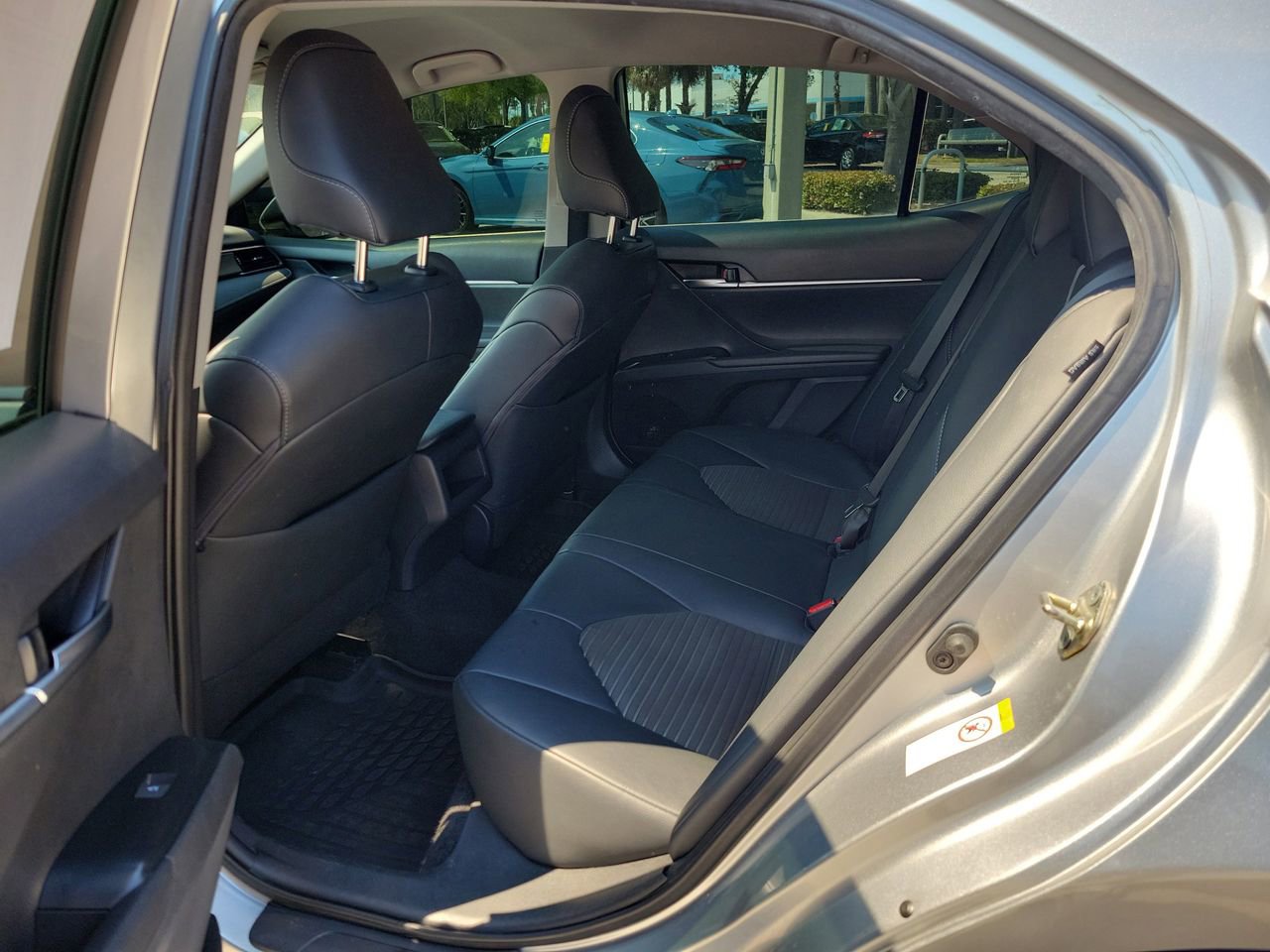 Used 2019 Toyota Camry SE image 10