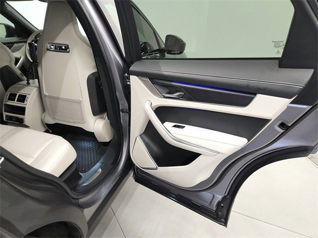 Used 2025 Jaguar F-PACE R-Dynamic S image 39