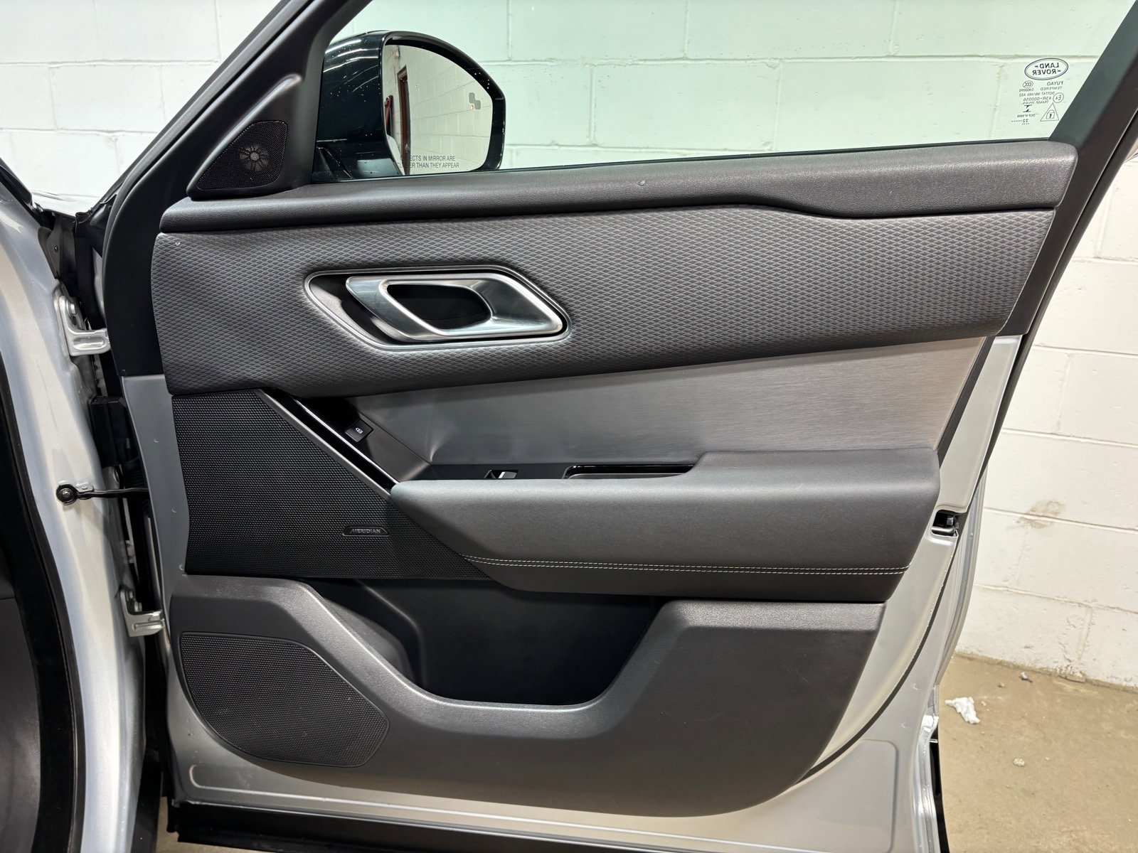 Used 2023 Land Rover Range Rover Velar R-Dynamic S AWD/4WD image 34