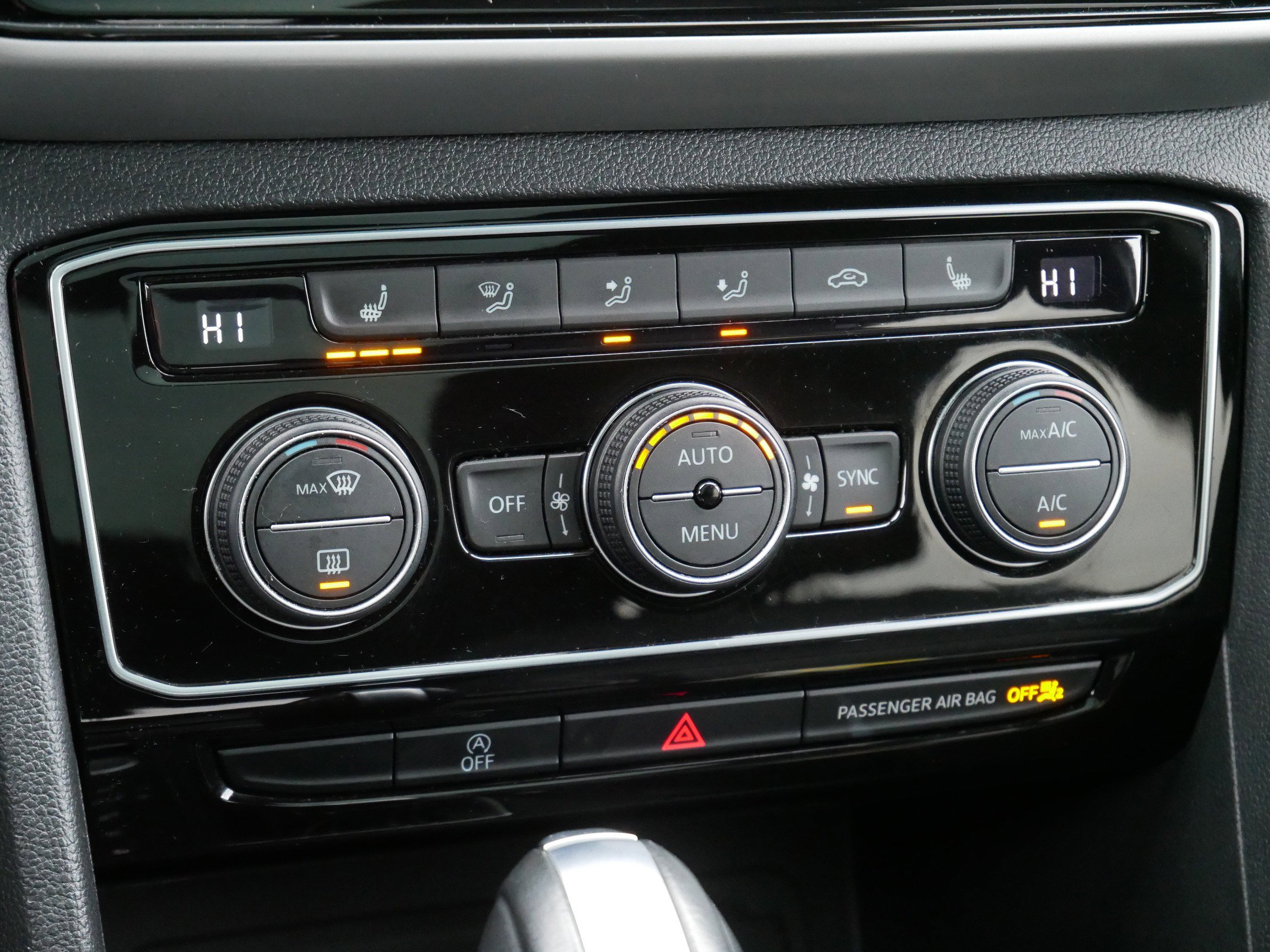 Certified 2023 Volkswagen Atlas Cross Sport SEL R-Line image 23