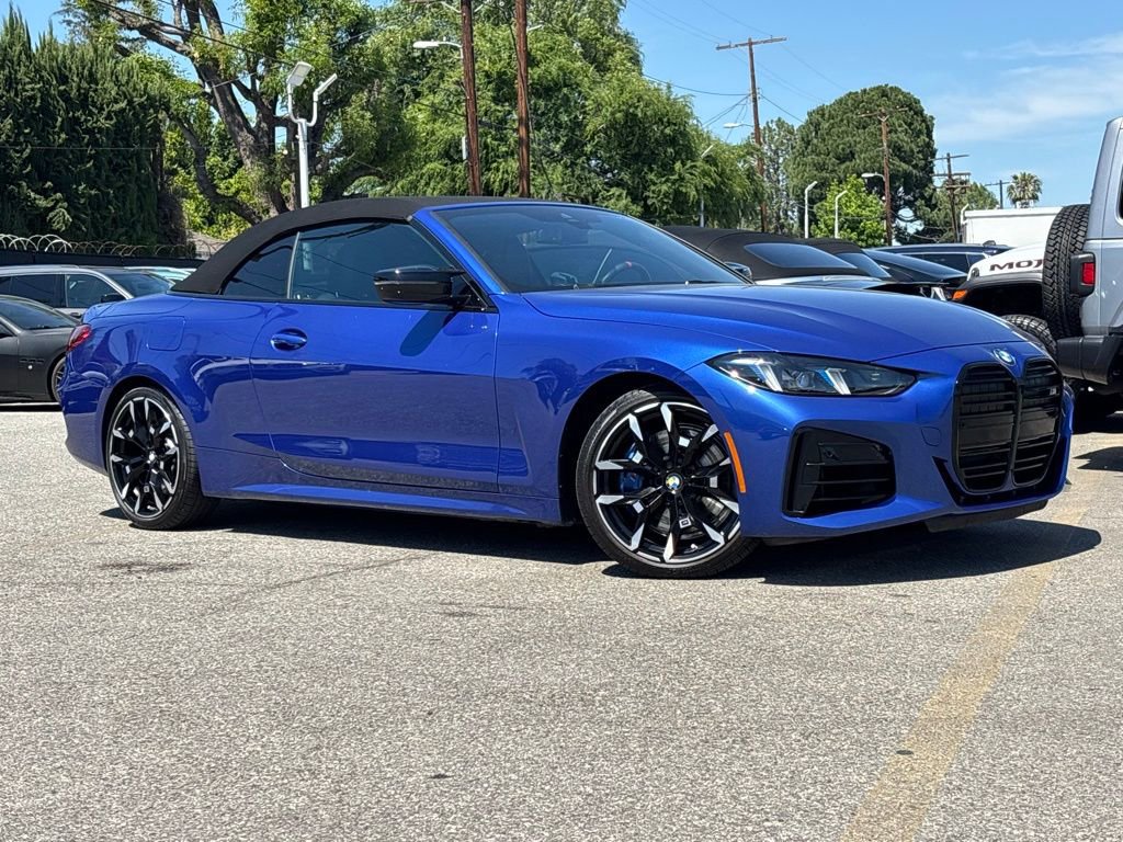 Used 2025 BMW M440i Convertible image 3