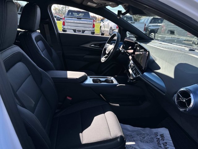 Certified 2024 Chevrolet Equinox EV LT FWD image 25