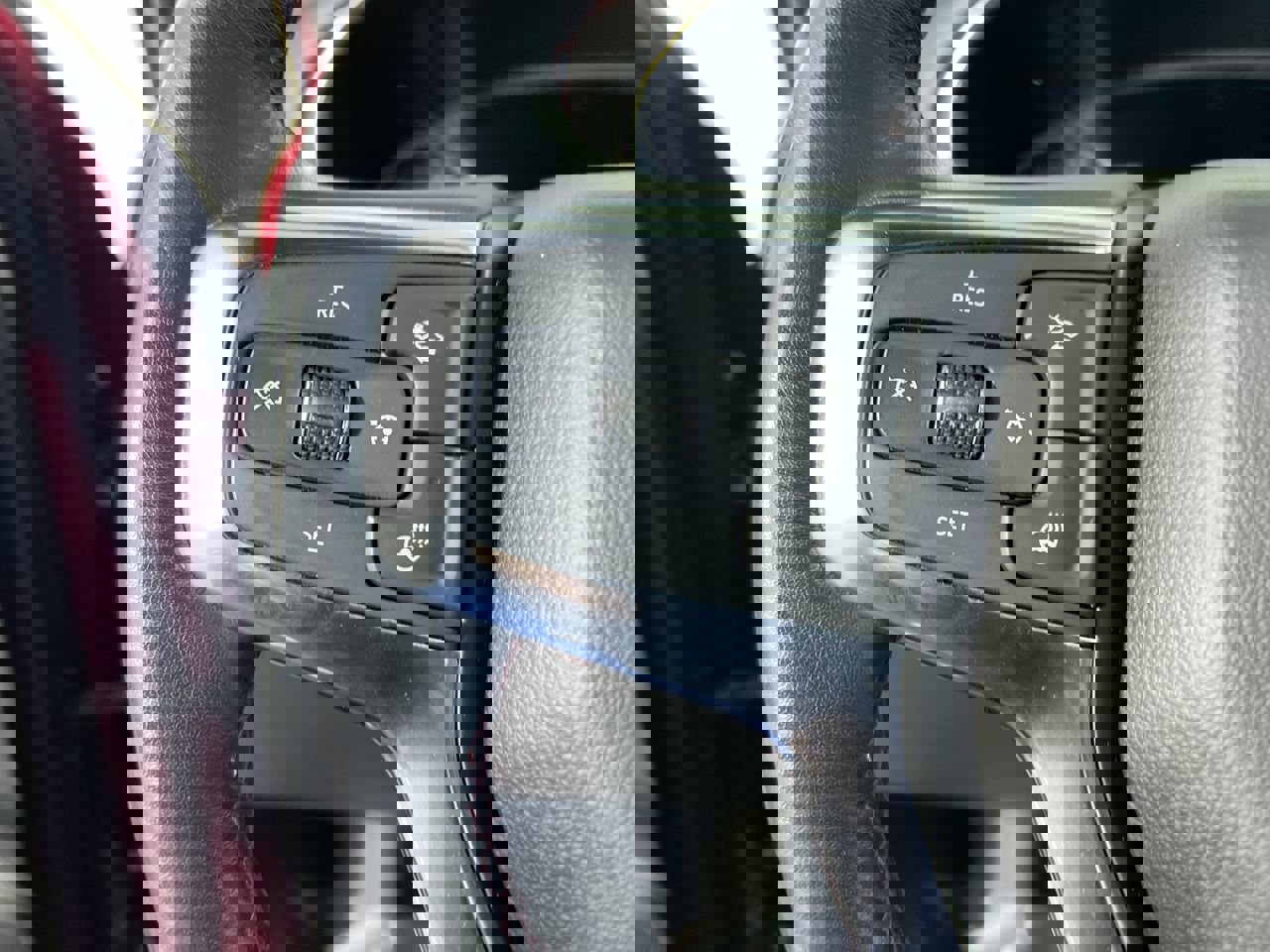 Used 2022 Chevrolet Blazer RS w/ Enhanced Convenience Package image 16