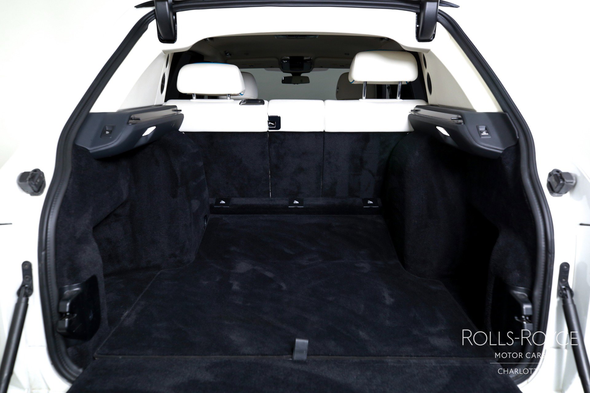 Certified 2023 Rolls-Royce Cullinan w/ Cullinan Package AWD/4WD image 22