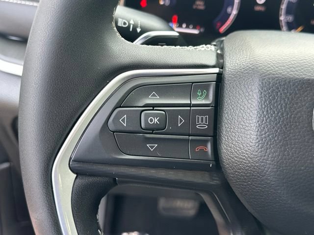 Used 2025 Jeep Grand Cherokee L Laredo AWD/4WD image 8
