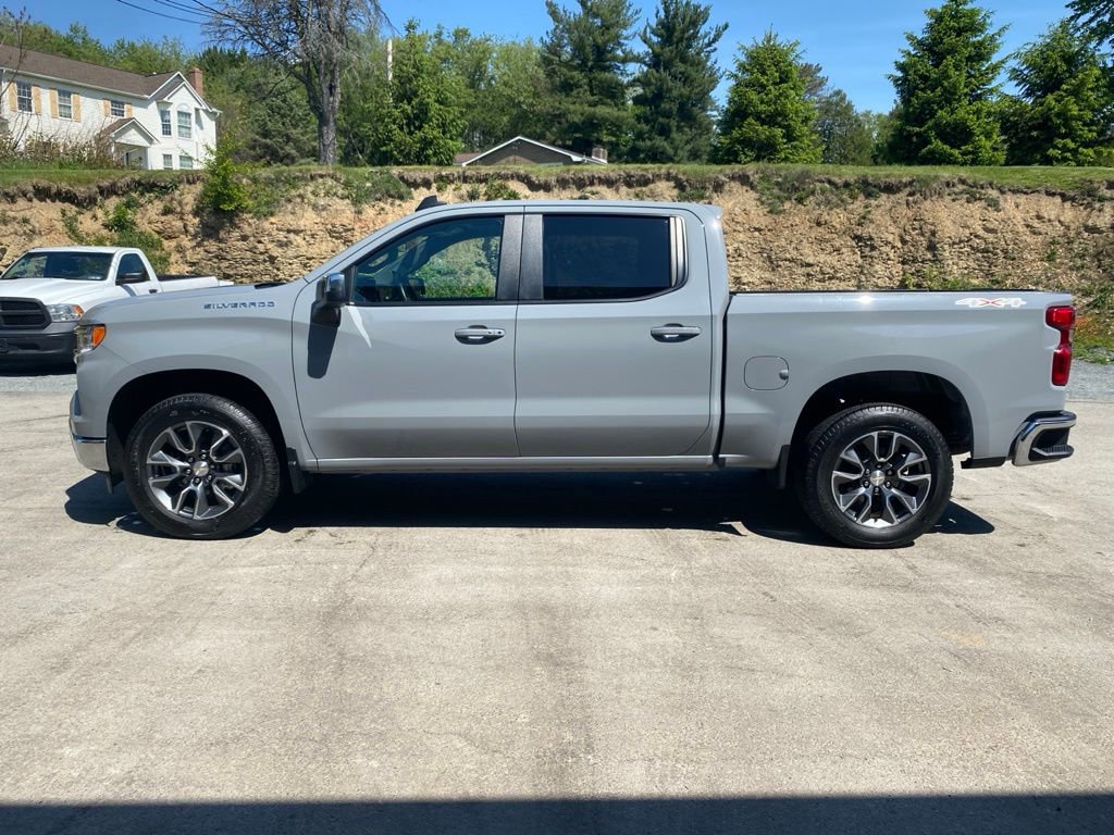 Used 2024 Chevrolet Silverado 1500 LT AWD/4WD image 6