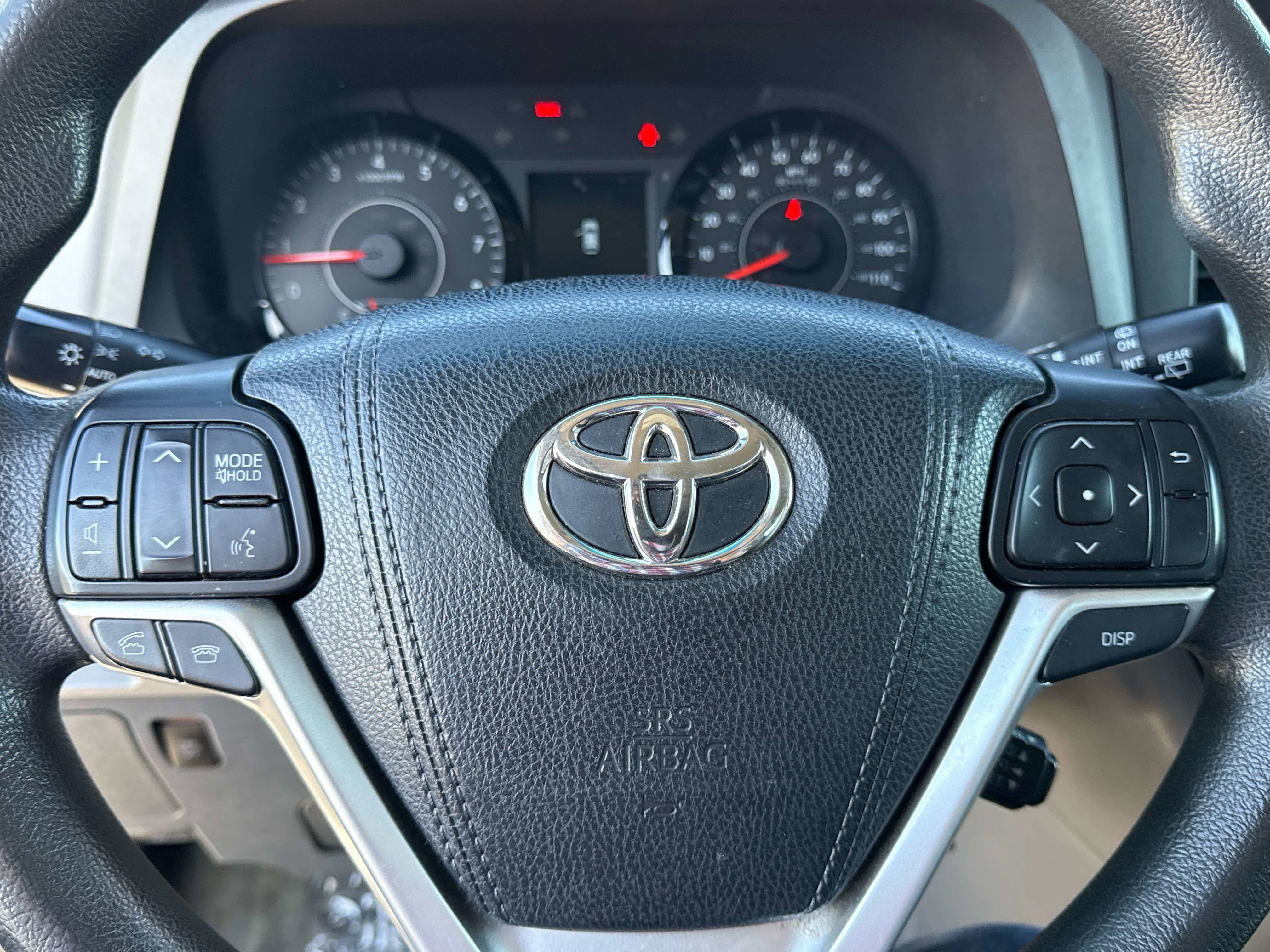 Used 2015 Toyota Sienna LE image 25