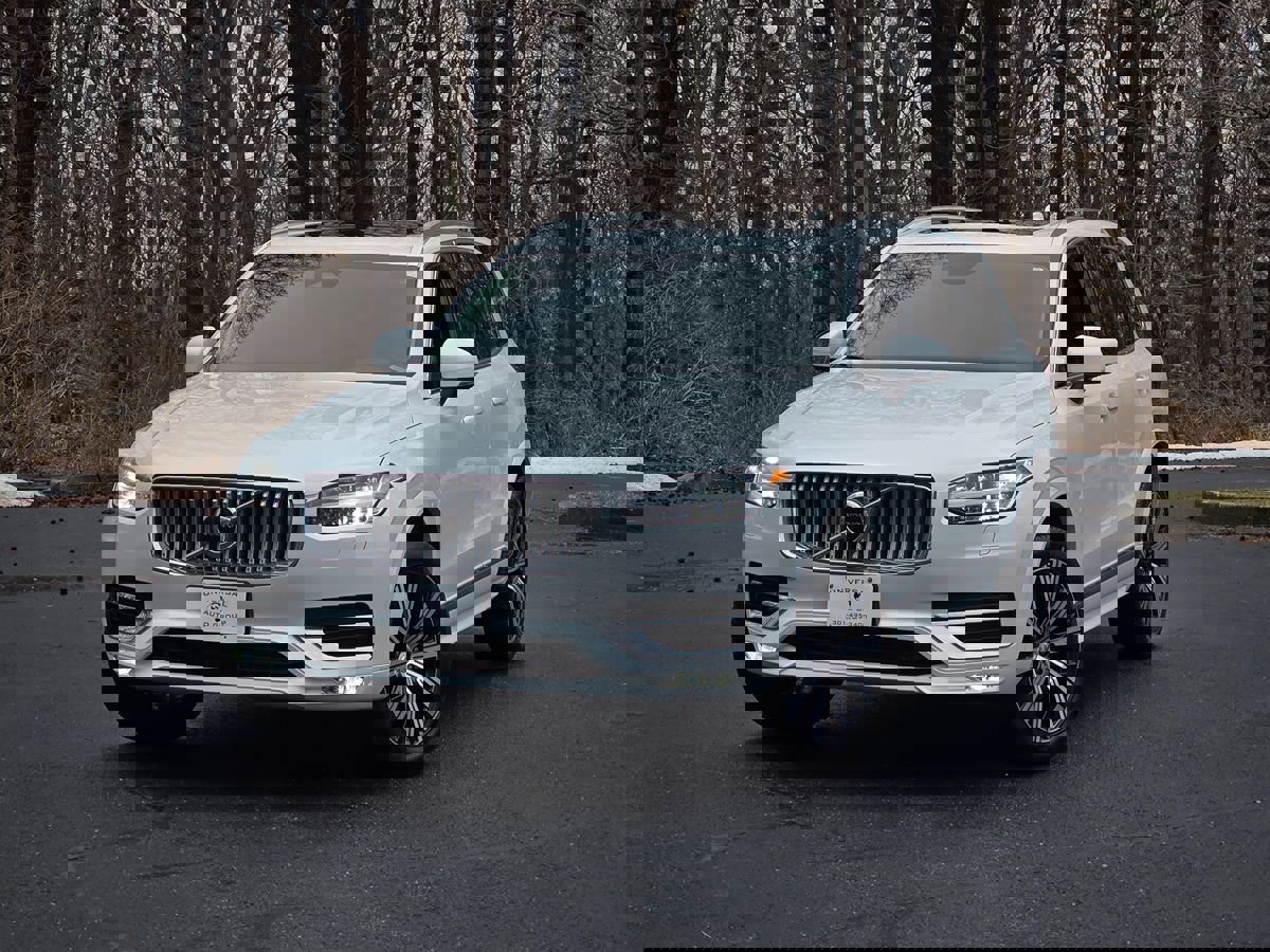 Used 2024 Volvo XC90 B5 Core w/ Climate Package image 1