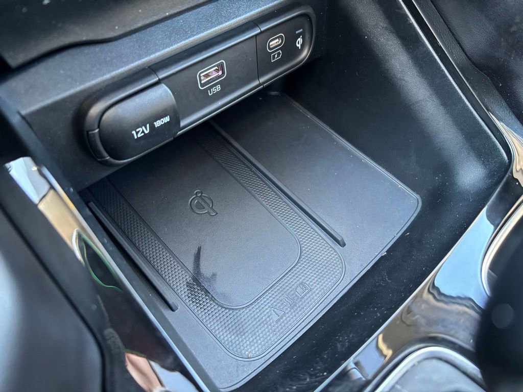 Used 2024 Kia Telluride EX w/ EX Captain's Chair Package image 36