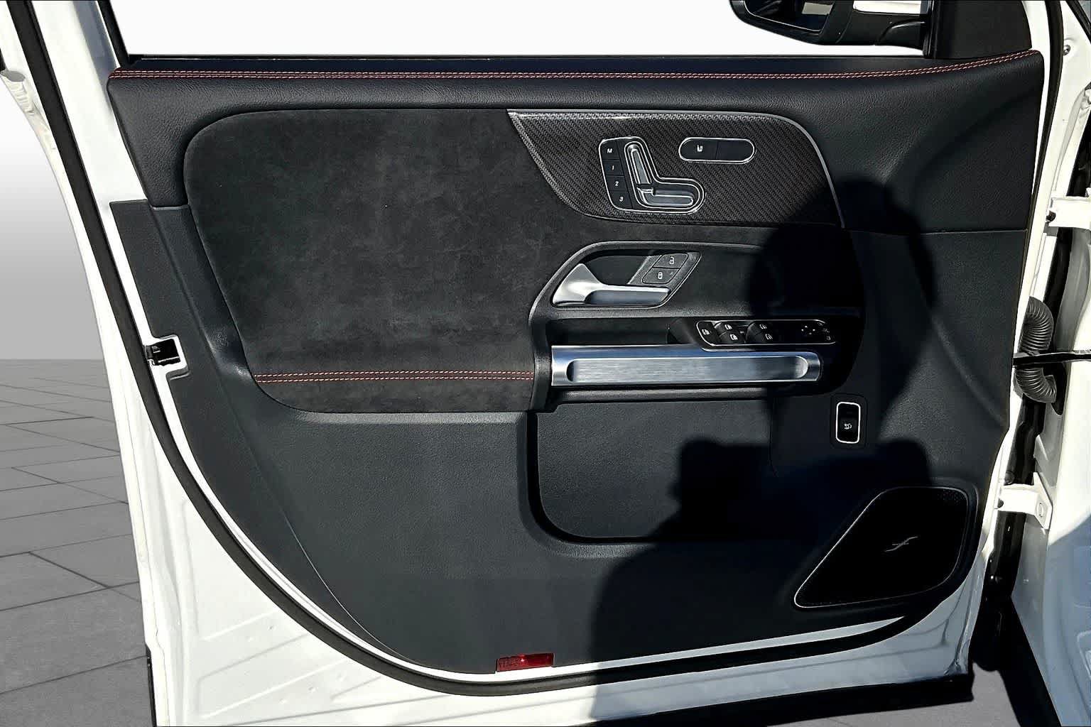 Used 2025 Mercedes-Benz GLB 35 AMG 4MATIC image 22