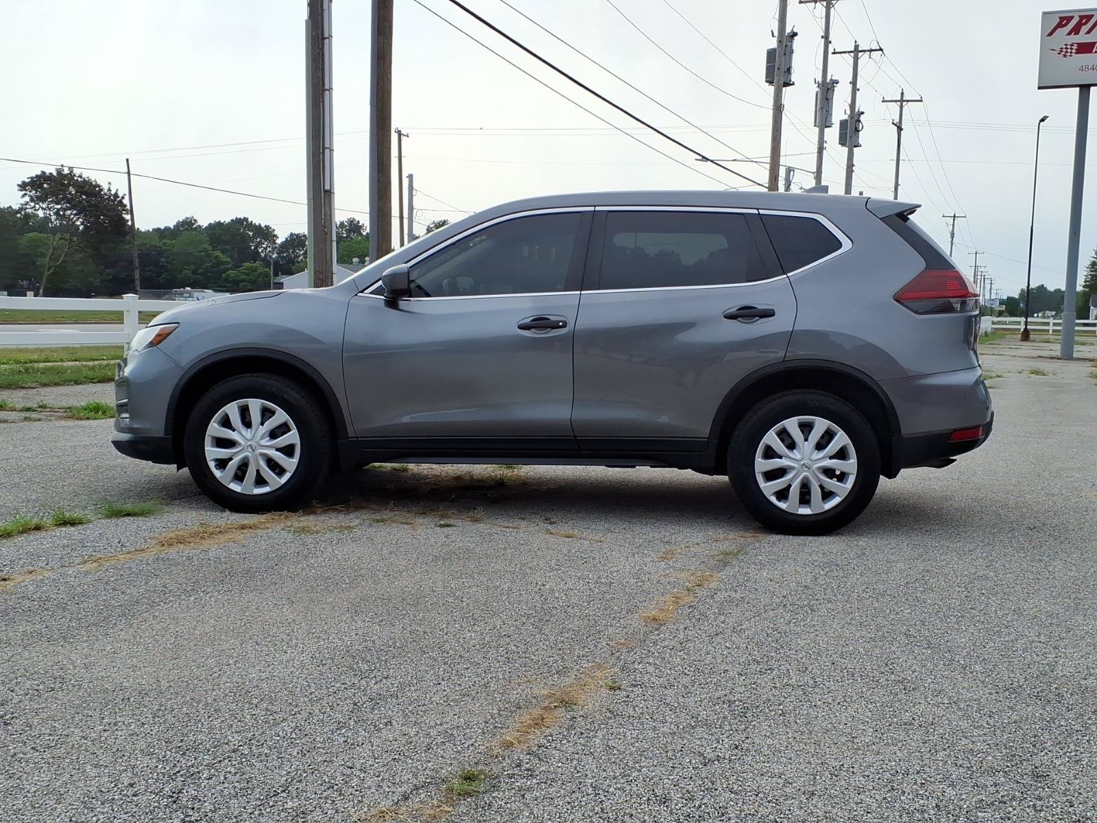 Used 2019 Nissan Rogue S AWD/4WD image 2