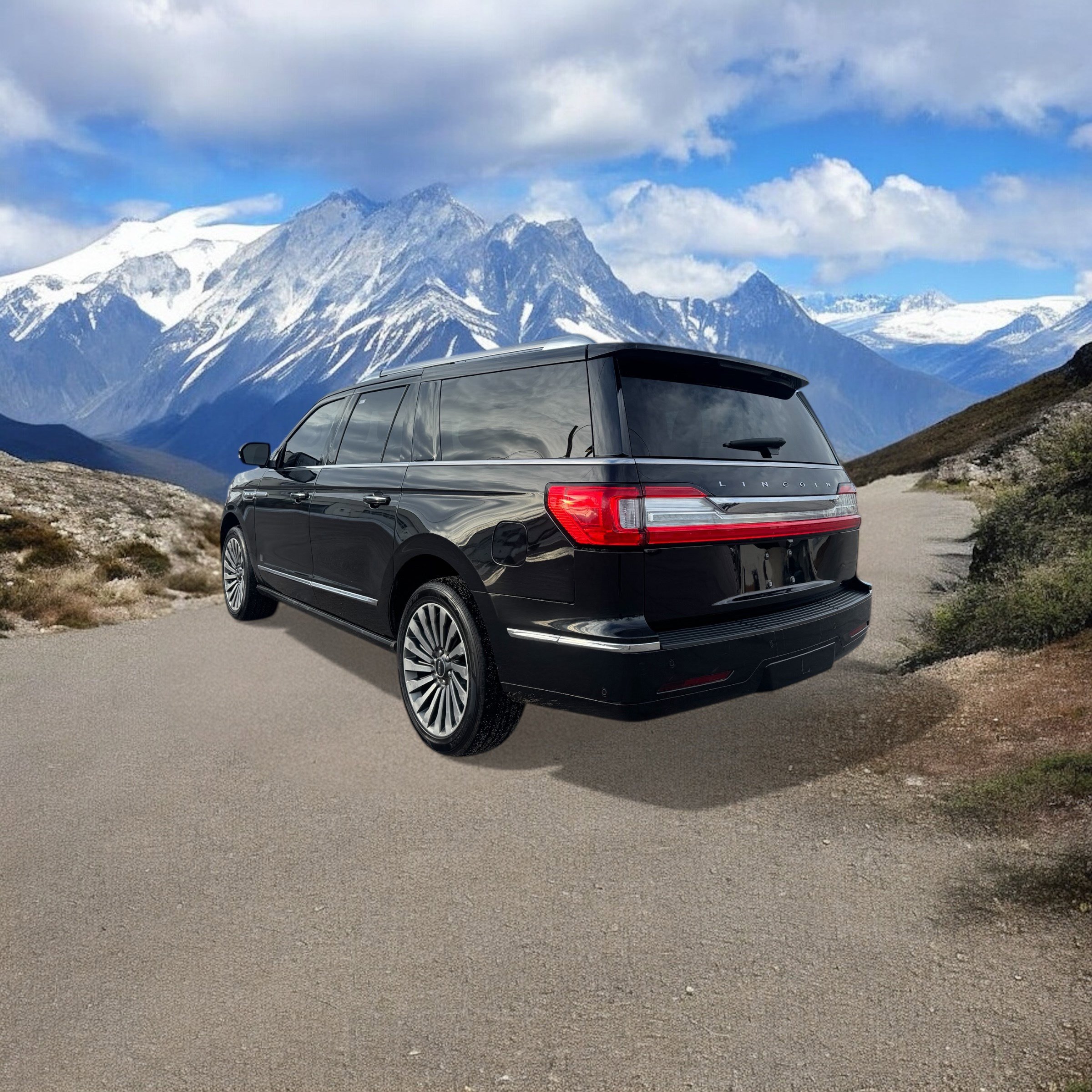 Used 2020 Lincoln Navigator L Reserve w/ Luxury Package image 3