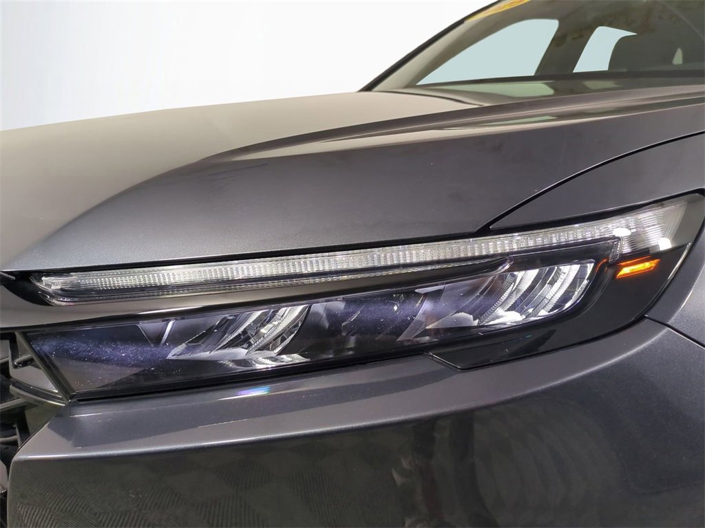 Used 2025 Honda CR-V Sport image 10