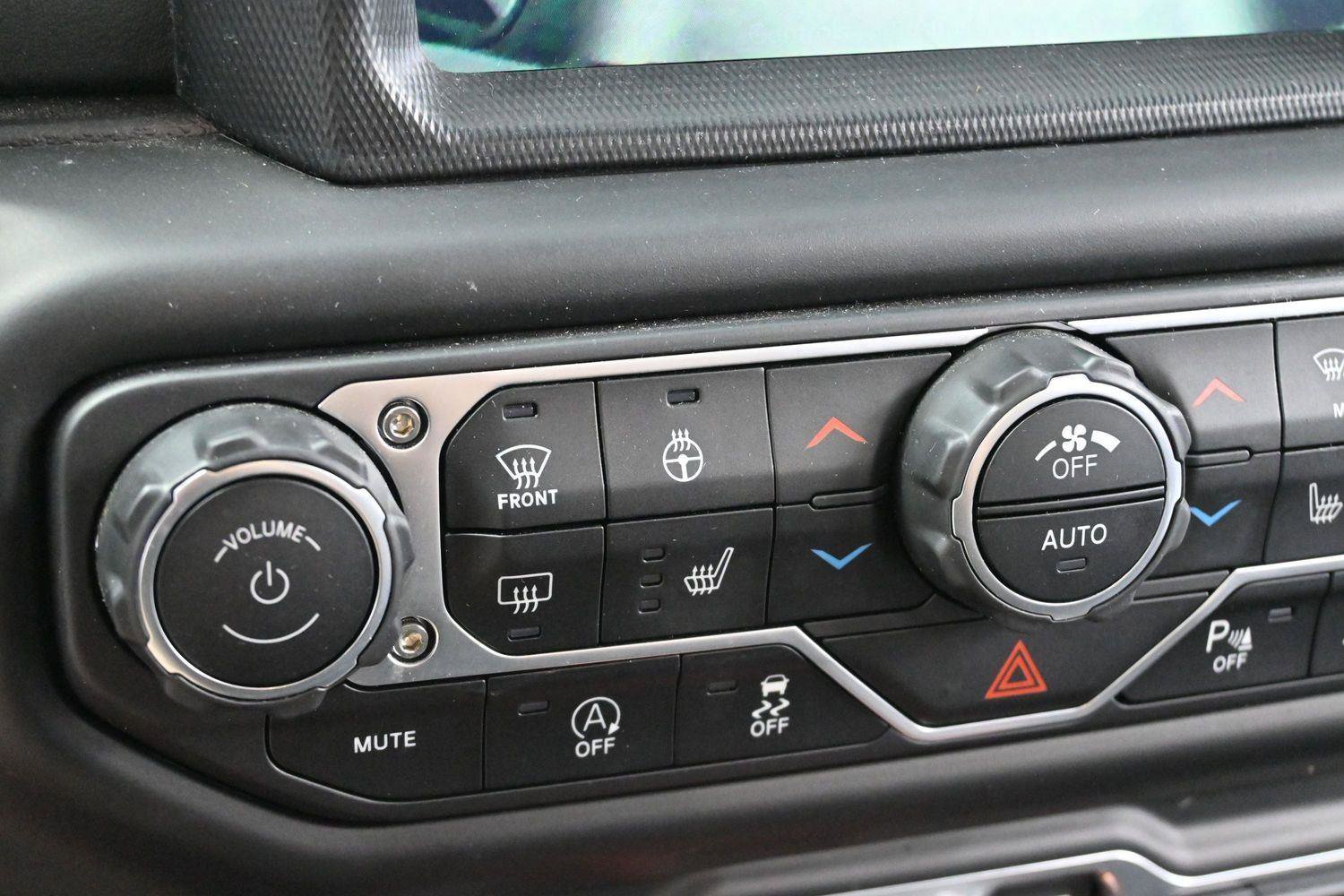 Used 2023 Jeep Gladiator Overland AWD/4WD image 23