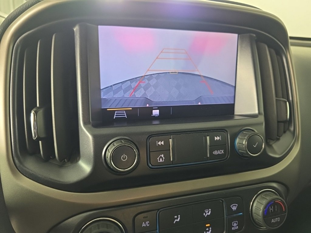 Used 2022 Chevrolet Colorado Z71 w/ Z71 Midnight Edition image 18