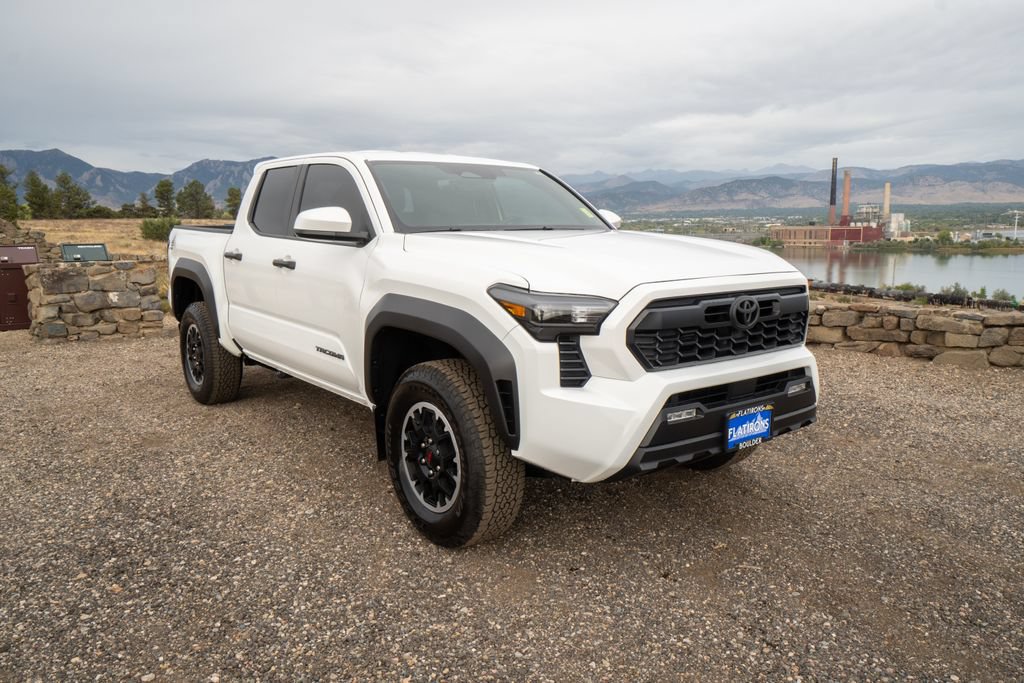 Used 2025 Toyota Tacoma TRD Off-Road AWD/4WD image 3