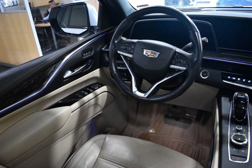 Used 2021 Cadillac Escalade Premium Luxury w/ Driver Assist Tech Package AWD/4WD image 23