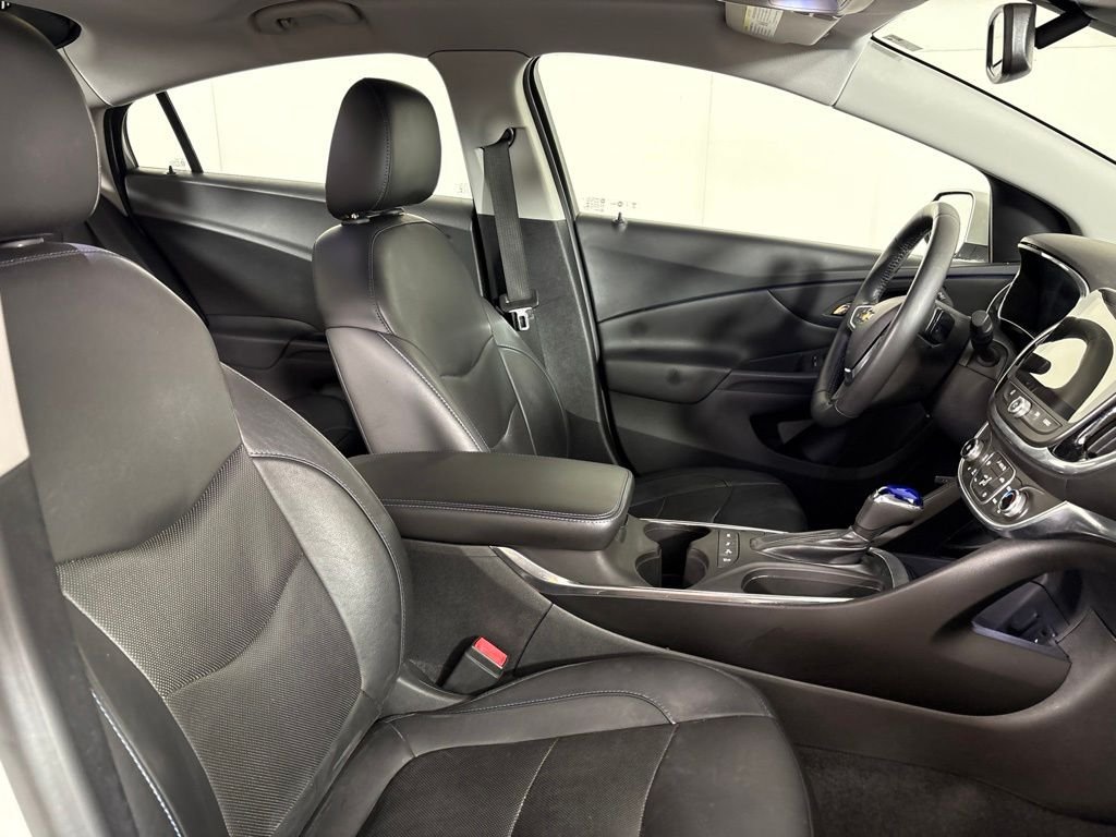Used 2018 Chevrolet Volt Premier w/ Driver Confidence Package FWD image 19