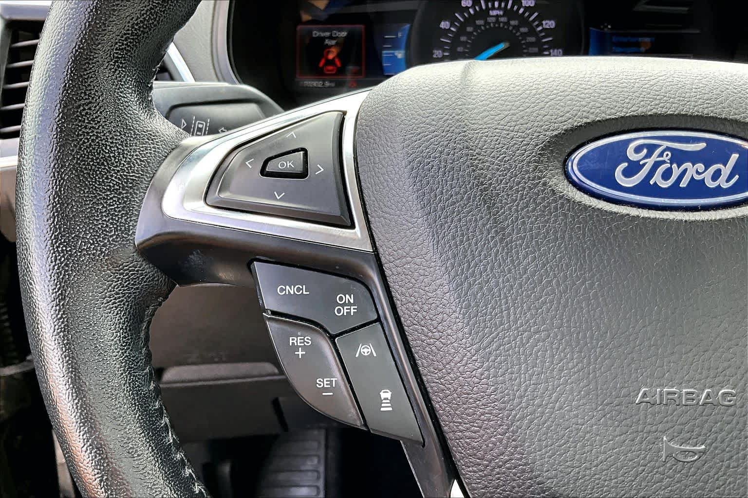 Used 2022 Ford Edge Titanium AWD/4WD image 24