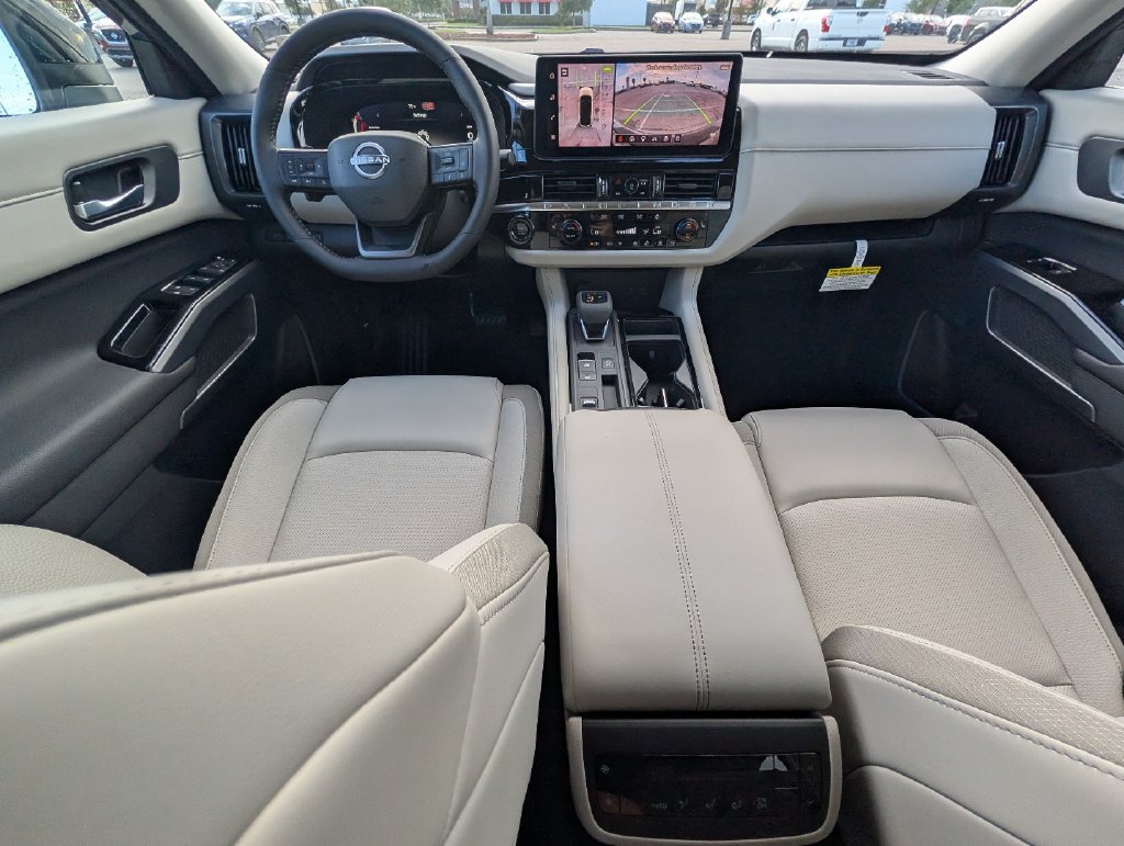 New 2026 Nissan Pathfinder SL FWD image 32